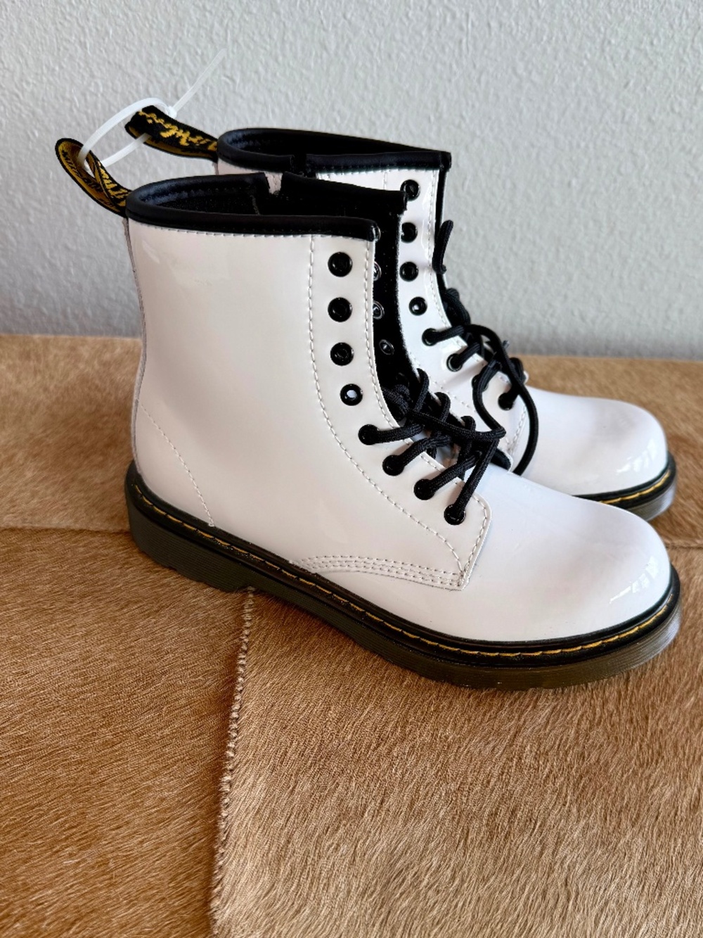 Dr. Martens Youth 1460 Patent Leather Lace Up Boots-Size 3 YOUTH-NEVER WORN